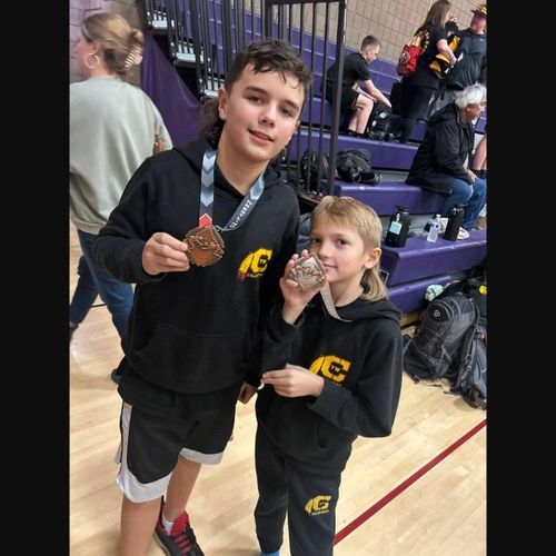 CYW wrestlers with medals